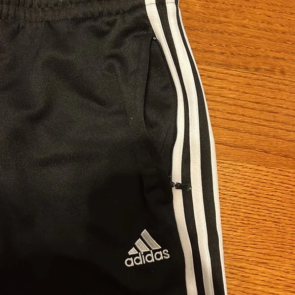 Addidas 3 Stripes Pants / Joggers - Picture 2 of 4